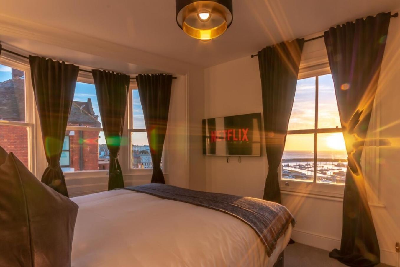 Luxury Ramsgate Harbour View By Adliv Apartment Exterior photo