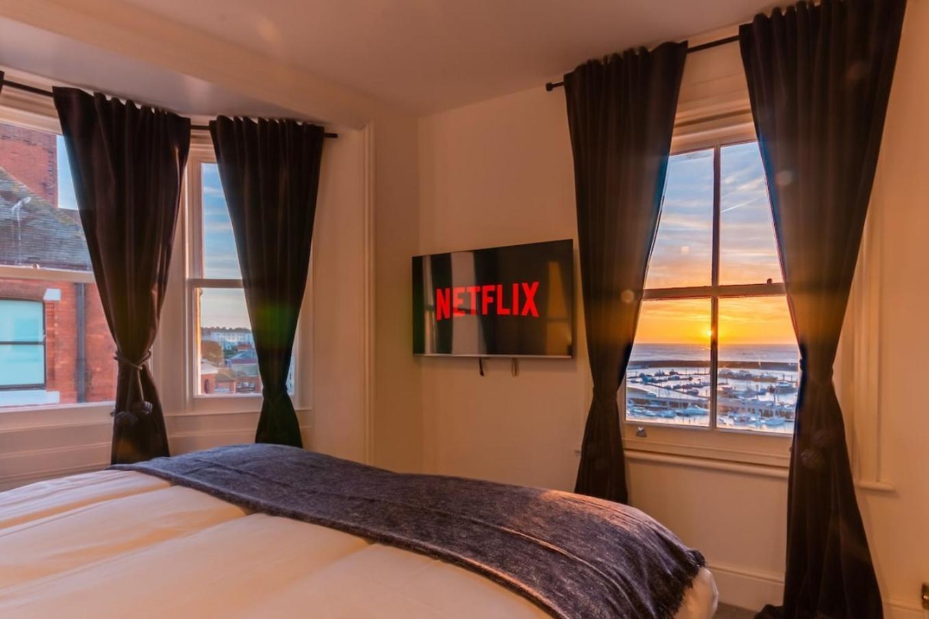 Luxury Ramsgate Harbour View By Adliv Apartment Exterior photo